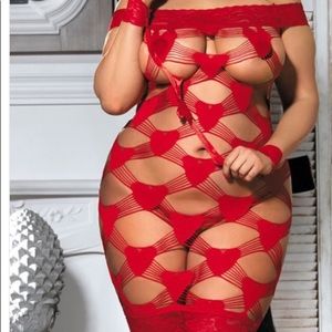 Plus size chemise set includes thongs